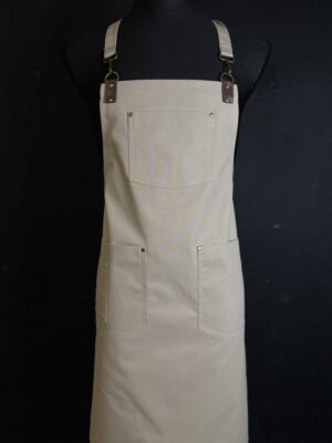 Beżowy fartuch z szelkami